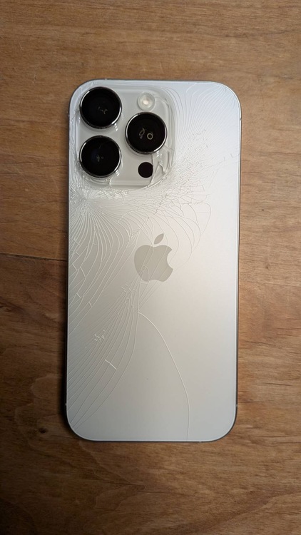 iPhone 16 Pro 512GB SIMフリー（スマホ）の商品画像 - 査定依頼日：2026年3月19日 - 最高査定価格：75,000円