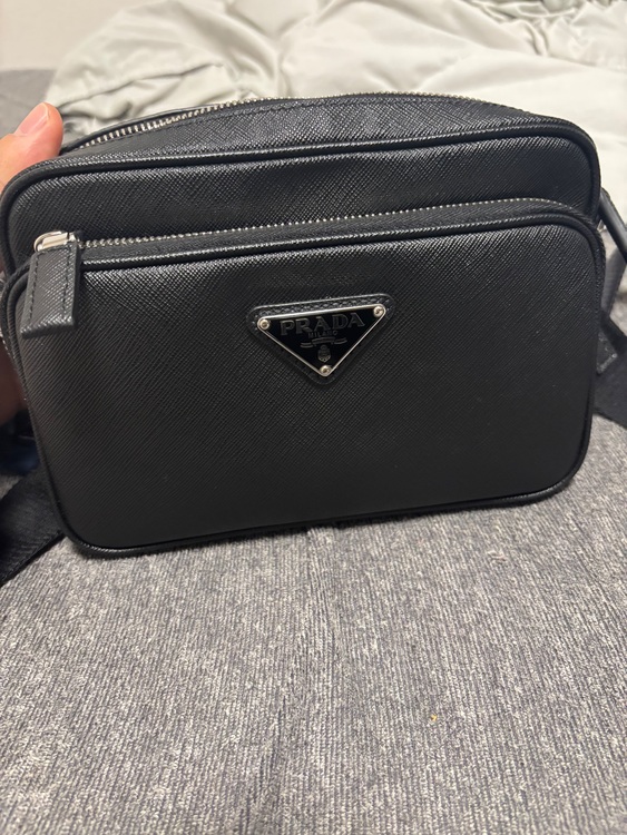 プラダショルダーバック（ブランドバッグ）の商品画像 - 査定依頼日：2025年8月9日 - 最高査定価格：190,000円