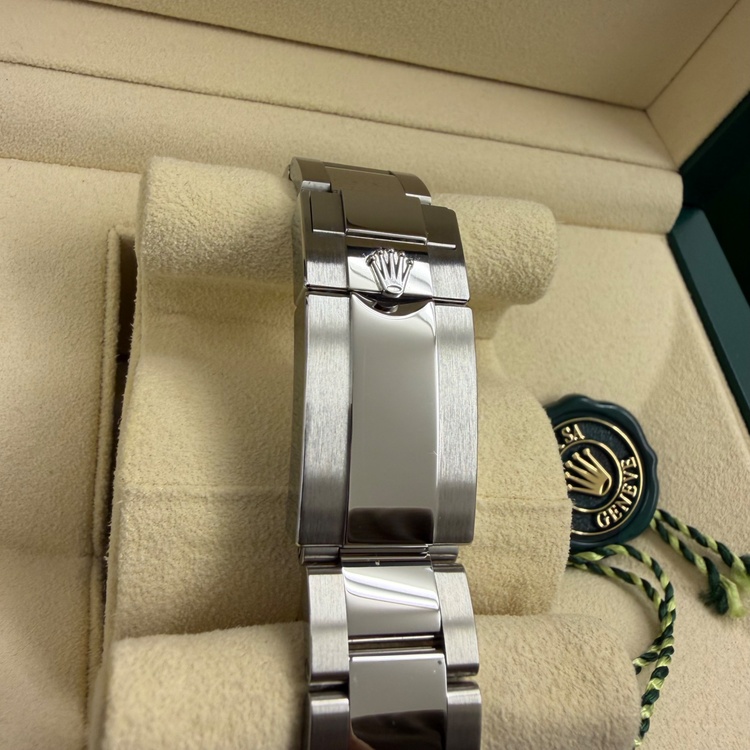 116500LN 2021年　付属品完品（高級時計）の商品画像 - 査定依頼日：2026年9月3日 - 最高査定価格：5,100,000円