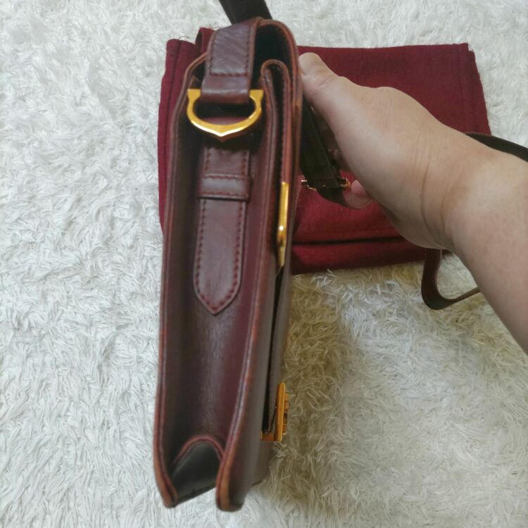 カルティエ ショルダーバック（ブランドバッグ）の商品画像 - 査定依頼日：2025年6月22日 - 最高査定価格：10,000円