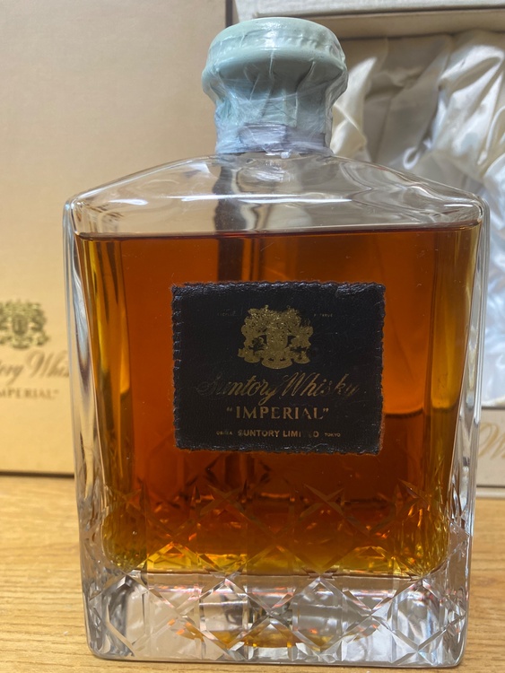 サントリーウイスキーインペリアル　600ml43%（お酒）の商品画像 - 査定依頼日：2026年1月7日 - 最高査定価格：15,000円