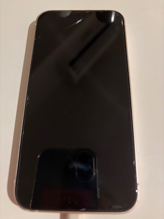 iPhone 13 128GB Softbank（スマホ）の商品画像 - 査定依頼日：2026年1月31日 - 最高査定価格：33,000円