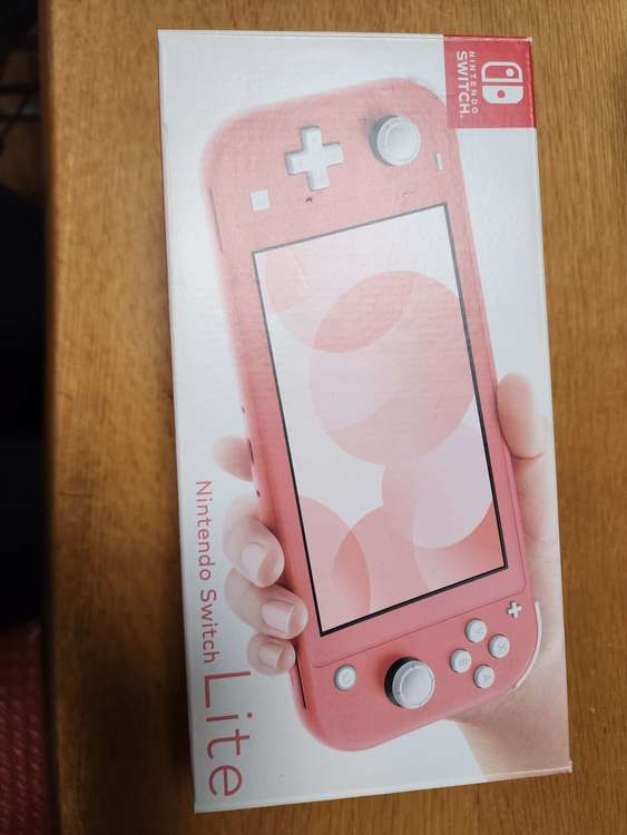 Nintendo Switch　ライト　コーラル（ゲーム機本体・ゲームソフト）の商品画像 - 査定依頼日：2023年2月23日 - 最高査定価格：12,000円