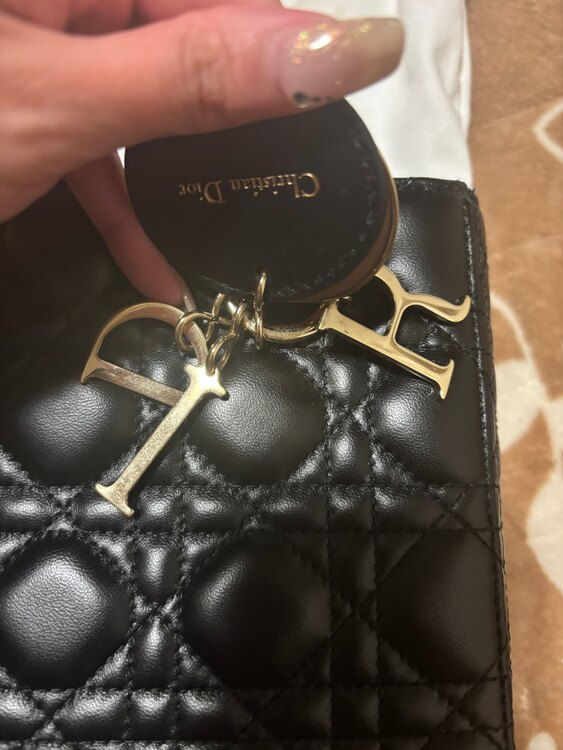 レディディオール（ブランド財布・小物）の商品画像 - 査定依頼日：2025年3月29日 - 最高査定価格：150,000円