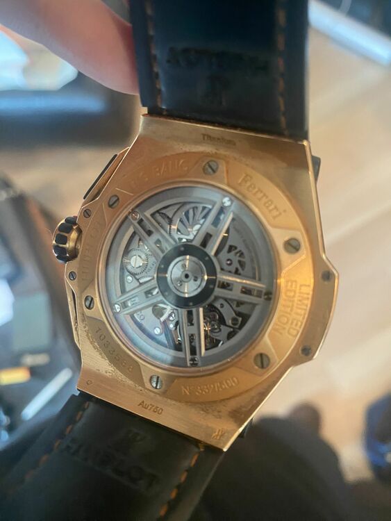 ウブロ ビックバン フェラーリモデル（高級時計）の商品画像 - 査定依頼日：2025年6月9日 - 最高査定価格：2,000,000円