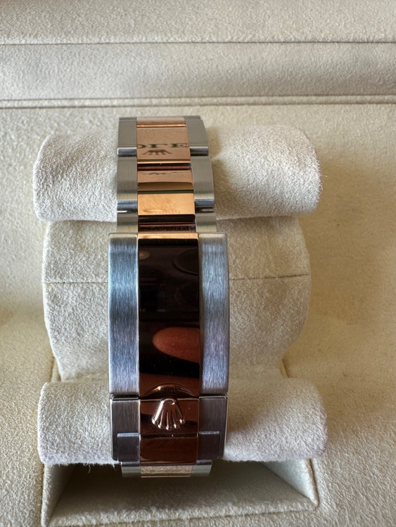 ロレックス GMTマスター 126711chnq（高級時計）の商品画像 - 査定依頼日：2025年6月5日 - 最高査定価格：2,850,000円