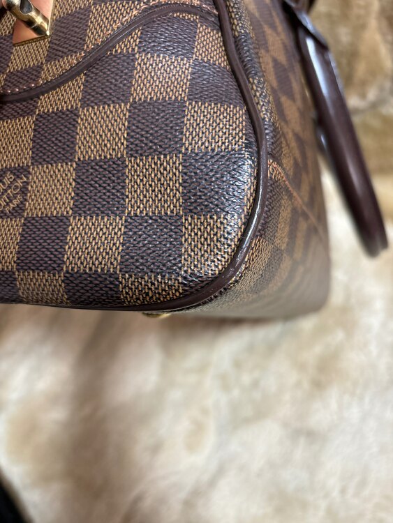 ドゥオモ（ブランドバッグ）の商品画像 - 査定依頼日：2025年2月8日 - 最高査定価格：100,000円