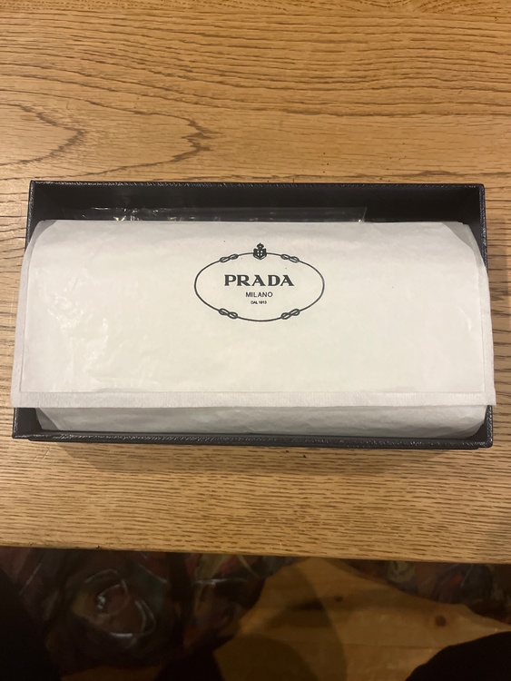 プラダ  （ブランドバッグ）の商品画像 - 査定依頼日：2026年1月9日 - 最高査定価格：33,000円