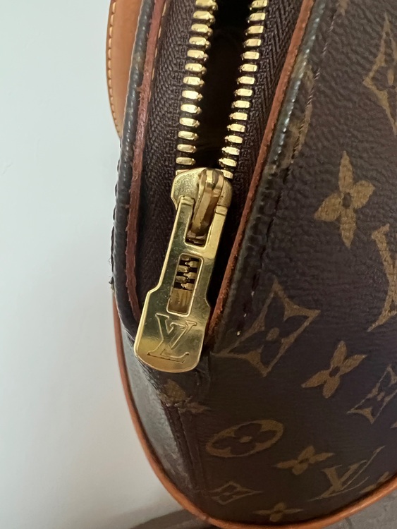 カバン（ブランドバッグ）の商品画像 - 査定依頼日：2025年10月15日 - 最高査定価格：120,000円