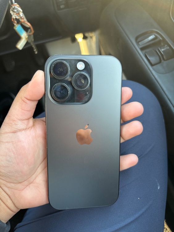 iPhone 16 Pro 512GB SIM-free（スマホ）の商品画像 - 査定依頼日：2026年1月19日 - 最高査定価格：122,000円