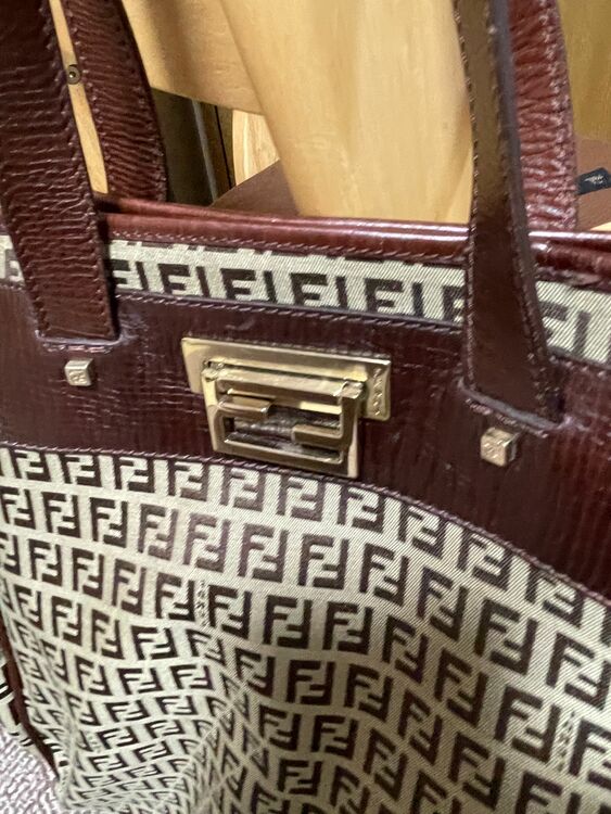 フェンディ  （ブランドバッグ）の商品画像 - 査定依頼日：2025年6月20日 - 最高査定価格：30,000円