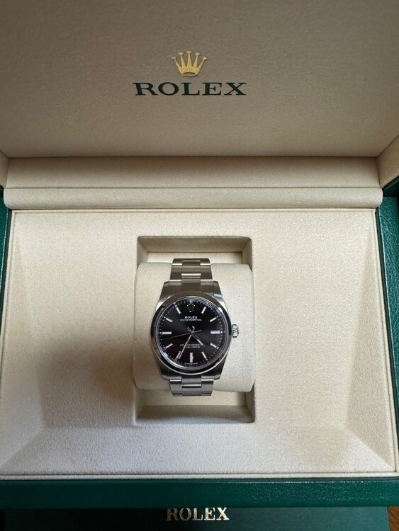 オイスターパーペチュアル（高級時計）の商品画像 - 査定依頼日：2025年3月29日 - 最高査定価格：800,000円