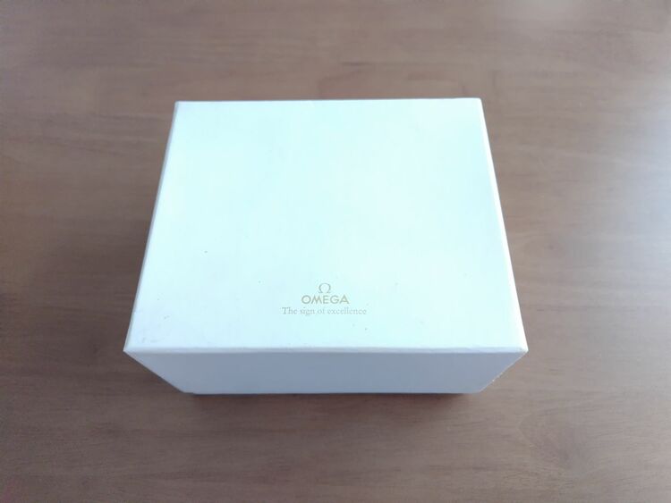 オメガ スピードマスター 3521.80.0（高級時計）の商品画像 - 査定依頼日：2025年10月2日 - 最高査定価格：260,000円