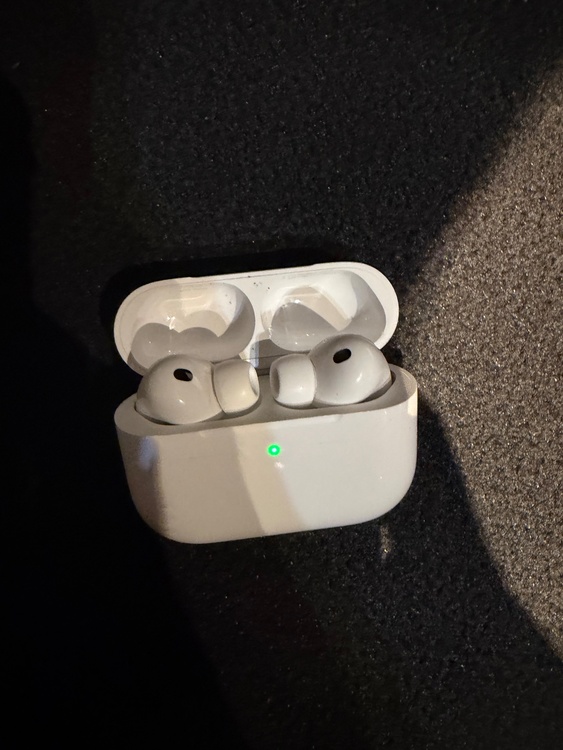Airpods pro3（オーディオ・スピーカー）の商品画像 - 査定依頼日：2026年8月13日 - 最高査定価格：18,500円