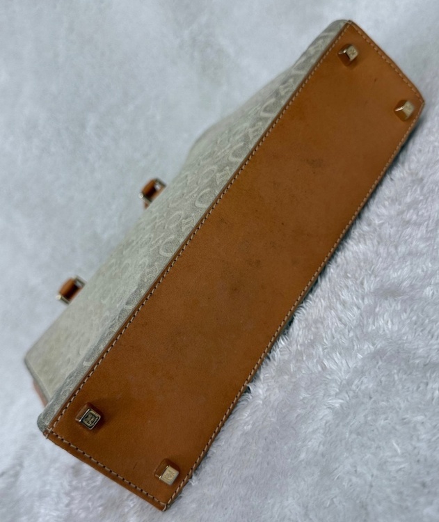 Cマカダム（ブランドバッグ）の商品画像 - 査定依頼日：2026年2月20日 - 最高査定価格：20,000円