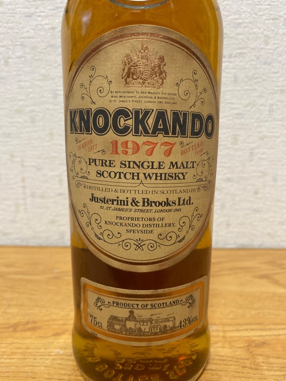 ノッカンドゥ Knockando 1977 750ml　43%（お酒）の商品画像 - 査定依頼日：2025年12月19日 - 最高査定価格：36,000円
