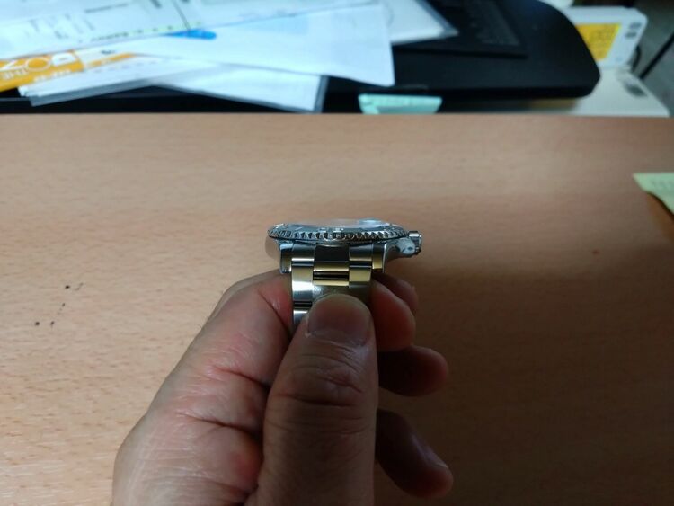 ヨットマスターロレジウム　116622（高級時計）の商品画像 - 査定依頼日：2025年11月17日 - 最高査定価格：1,600,000円