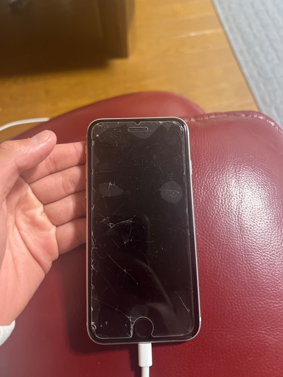 iPhone SE (第 3 世代) 128GB SIMフリー（スマホ）の商品画像 - 査定依頼日：2025年11月25日 - 最高査定価格：31,000円