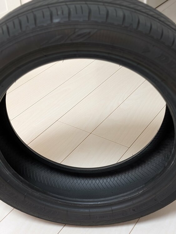 タイヤのみ（カー用品）の商品画像 - 査定依頼日：2026年4月17日 - 最高査定価格：10,000円