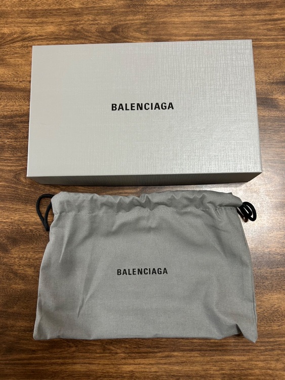 バレンシアガ  （ブランドバッグ）の商品画像 - 査定依頼日：2025年11月24日 - 最高査定価格：100,000円