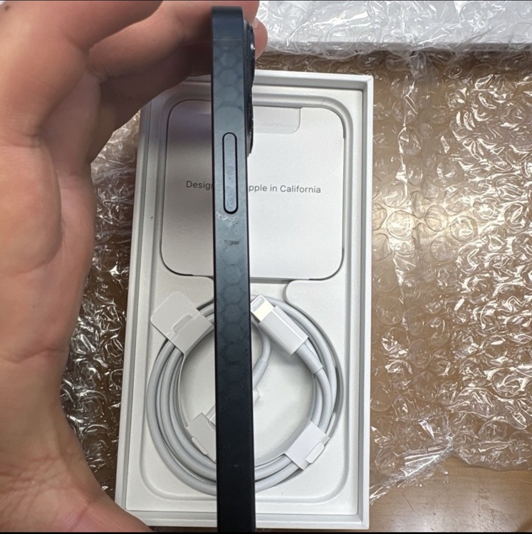 iPhone13mini（スマホ）の商品画像 - 査定依頼日：2026年4月21日 - 最高査定価格：39,000円
