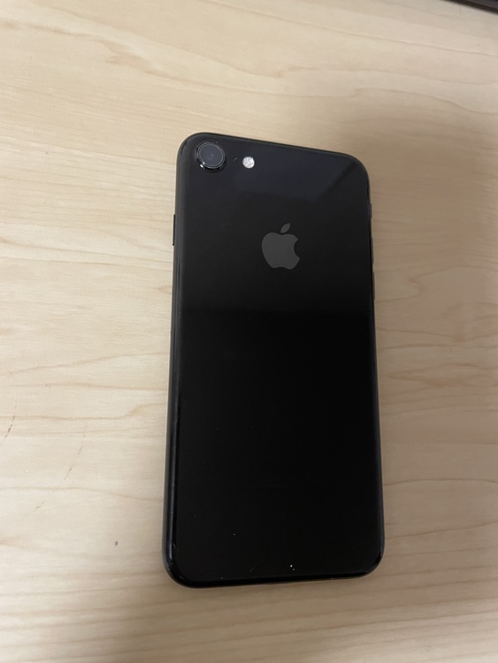 iPhone7（スマホ）の商品画像 - 査定依頼日：2021年11月20日 - 最高査定価格：5,010円