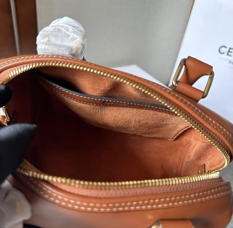 セリーヌ  （ブランドバッグ）の商品画像 - 査定依頼日：2025年9月21日 - 最高査定価格：220,000円