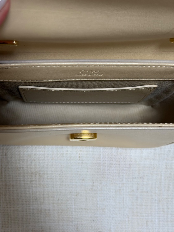 その他 クロエ （ブランドバッグ）の商品画像 - 査定依頼日：2025年12月14日 - 最高査定価格：40,000円