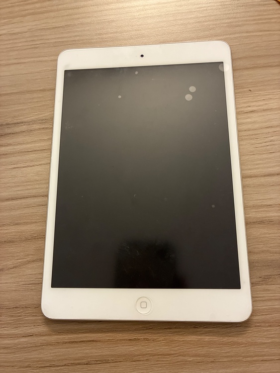 A1432（PC・タブレット）の商品画像 - 査定依頼日：2026年1月11日 - 最高査定価格：100,000円