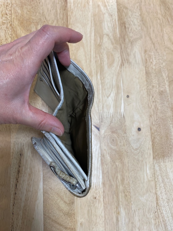 財布（ブランド財布・小物）の商品画像 - 査定依頼日：2026年4月4日 - 最高査定価格：2,000円