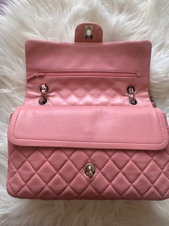 CHANEL マトラッセ25 ピンク　12番台（ブランドバッグ）の商品画像 - 査定依頼日：2026年10月7日 - 最高査定価格：800,000円