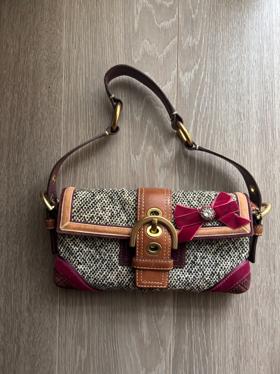 ハンドバッグ（ブランドバッグ）の商品画像 - 査定依頼日：2026年1月28日 - 最高査定価格：10,000円