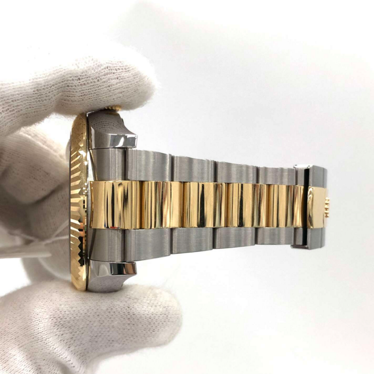 ロレックス スカイドゥエラー 336933 A級品（高級時計）の商品画像 - 査定依頼日：2025年4月21日 - 最高査定価格：2,300,000円