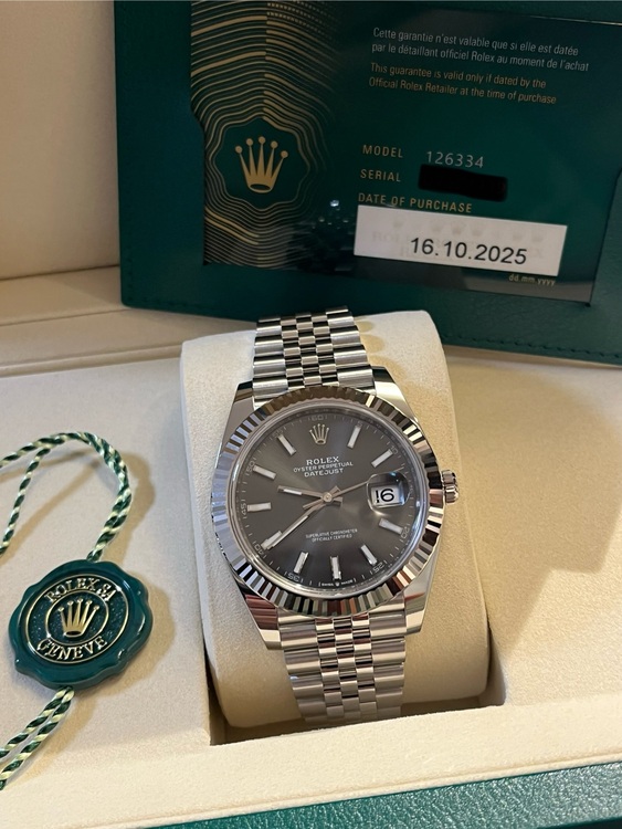 【再出品】デイトジャスト41（高級時計）の商品画像 - 査定依頼日：2025年10月28日 - 最高査定価格：2,350,000円