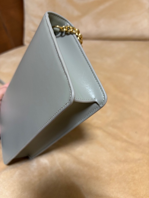 チェーンウォレット マーゴ / シャイニーカーフスキン（ブランドバッグ）の商品画像 - 査定依頼日：2026年1月24日 - 最高査定価格：175,000円