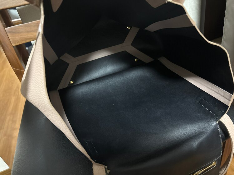 トートバック（ブランドバッグ）の商品画像 - 査定依頼日：2025年3月2日 - 最高査定価格：10,000円