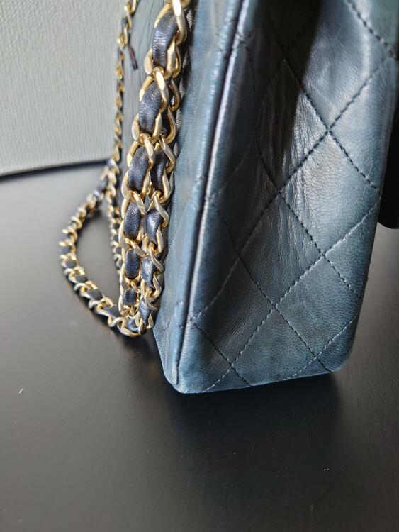 ダブルフラップマトラッセ/型番A01112（ブランドバッグ）の商品画像 - 査定依頼日：2025年7月13日 - 最高査定価格：300,000円