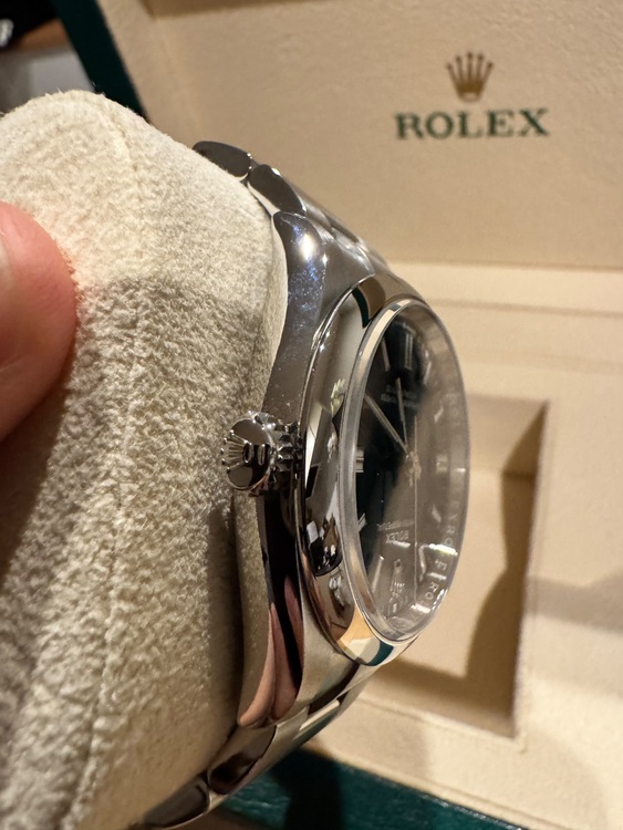 ロレックス パーペチュアル 12600（高級時計）の商品画像 - 査定依頼日：2025年10月4日 - 最高査定価格：1,100,000円