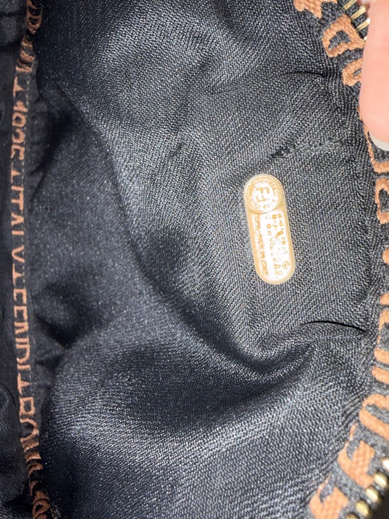 ショルダーバック（ブランドバッグ）の商品画像 - 査定依頼日：2026年2月22日 - 最高査定価格：20,000円