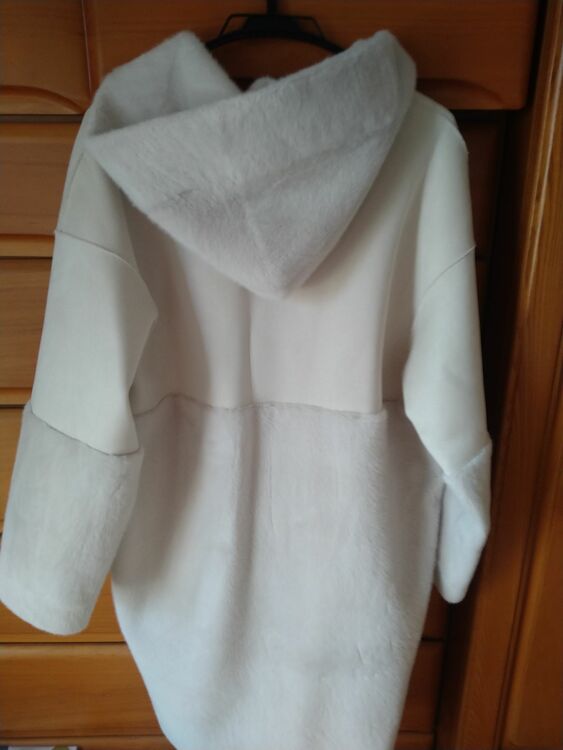 2wayファーコート（古着・ファッション）の商品画像 - 査定依頼日：2025年8月24日 - 最高査定価格：2,000円