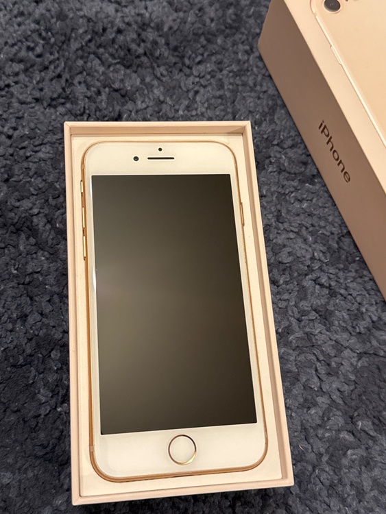 iPhone8（スマホ）の商品画像 - 査定依頼日：2026年3月29日 - 最高査定価格：4,000円