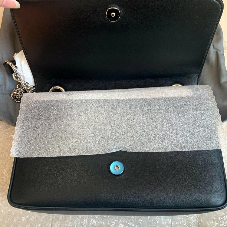 537387 エブリデイ チェーンショルダーバッグ（ブランドバッグ）の商品画像 - 査定依頼日：2026年1月13日 - 最高査定価格：70,000円