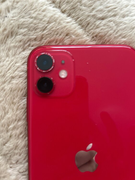 レッド（スマホ）の商品画像 - 査定依頼日：2025年4月19日 - 最高査定価格：21,000円