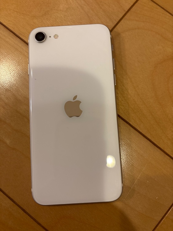 iPhone SE（スマホ）の商品画像 - 査定依頼日：2026年3月23日 - 最高査定価格：9,000円