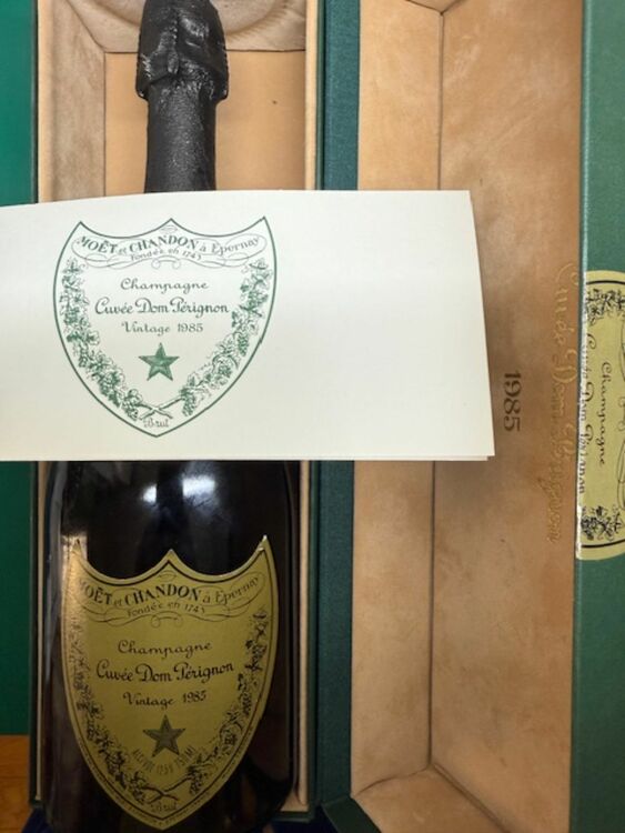 シャンパン ドン・ペリニヨン （お酒）の商品画像 - 査定依頼日：2025年8月14日 - 最高査定価格：26,000円