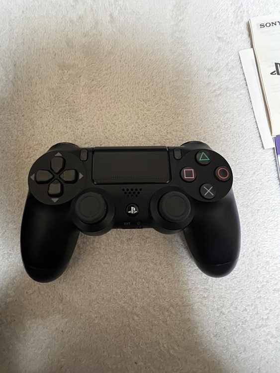 PS4  Pro 1TB CUH-7100B（ゲーム機本体・ゲームソフト）の商品画像 - 査定依頼日：2025年11月15日 - 最高査定価格：13,000円