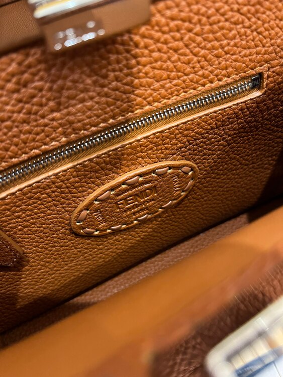 ピーカブーセレリアスモール（ブランドバッグ）の商品画像 - 査定依頼日：2025年1月28日 - 最高査定価格：130,000円