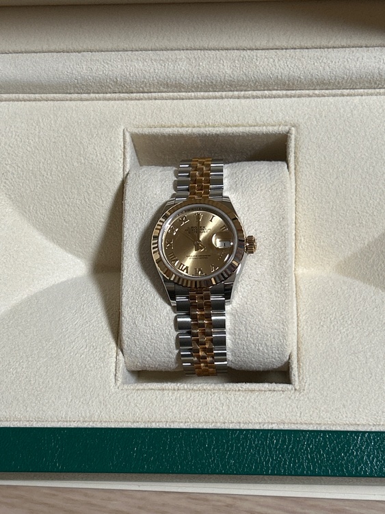 ロレックス デイトジャスト 27917（高級時計）の商品画像 - 査定依頼日：2025年12月16日 - 最高査定価格：1,850,000円