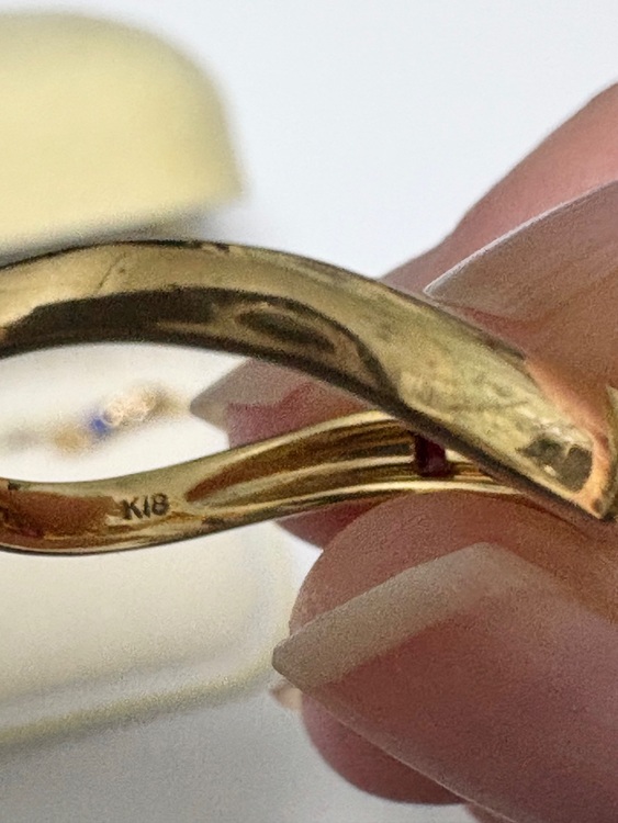 K18エメラルド、ルビー、サファイアリング（金・貴金属）の商品画像 - 査定依頼日：2025年11月12日 - 最高査定価格：320,000円