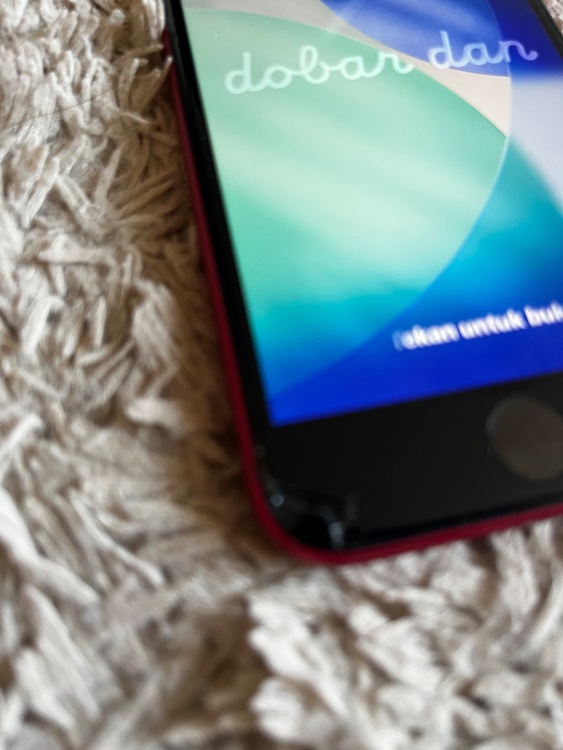 iPhone iPhone SE (第 2 世代) 128GB docomo（スマホ）の商品画像 - 査定依頼日：2026年5月31日 - 最高査定価格：2,998円